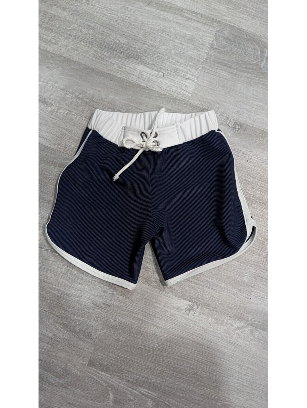 LainSnow Navy Blue and White Kids' swim Shorts Size 4/5
